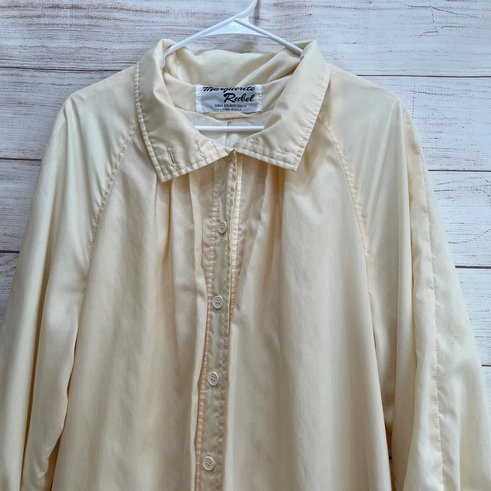 VINTAGE MARGUERITE RUBEL LIGHTWEIGHT NYLON COAT IN PALE‎ YELLOW - Picture 2 of 12